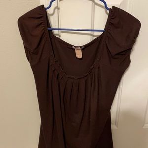 Brown top, short sleeve